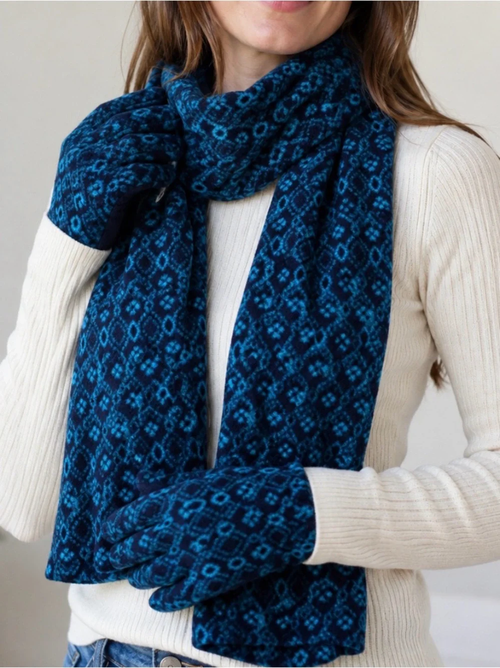 Lands' End Navy and Teal Patterned Knit Scarf with Matching Gloves